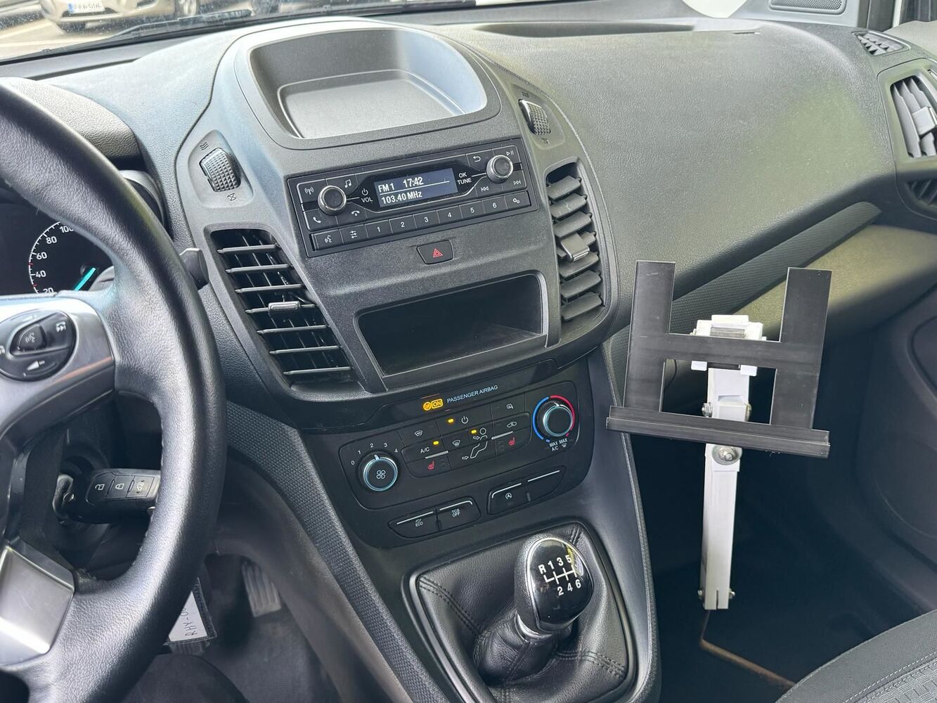 Ford Transit Connect vaihtoauto