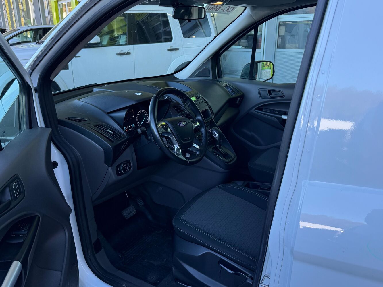 Ford Transit Connect vaihtoauto