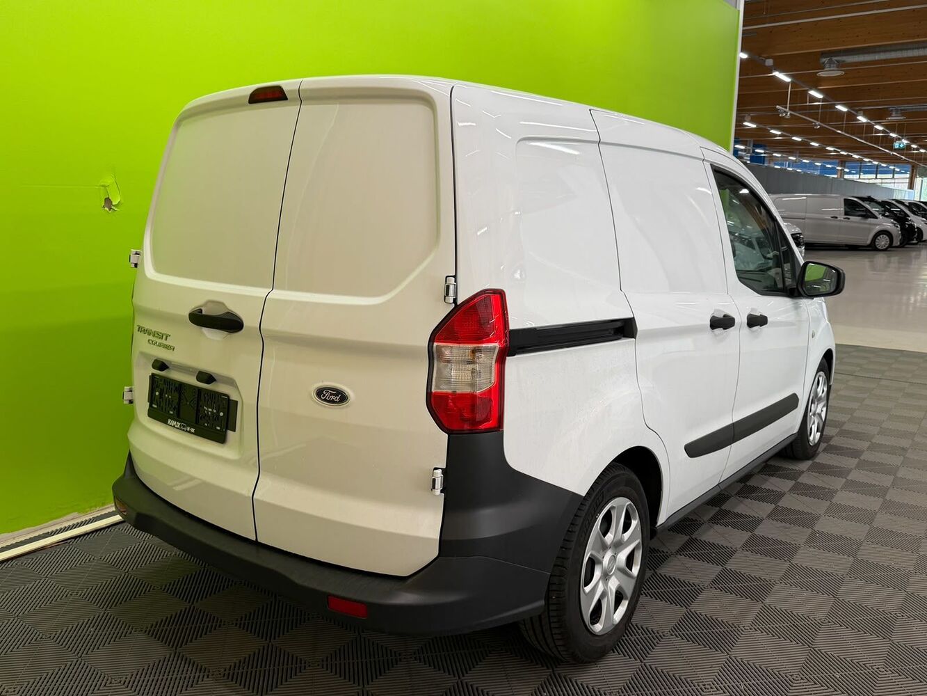 Ford Transit Courier vaihtoauto