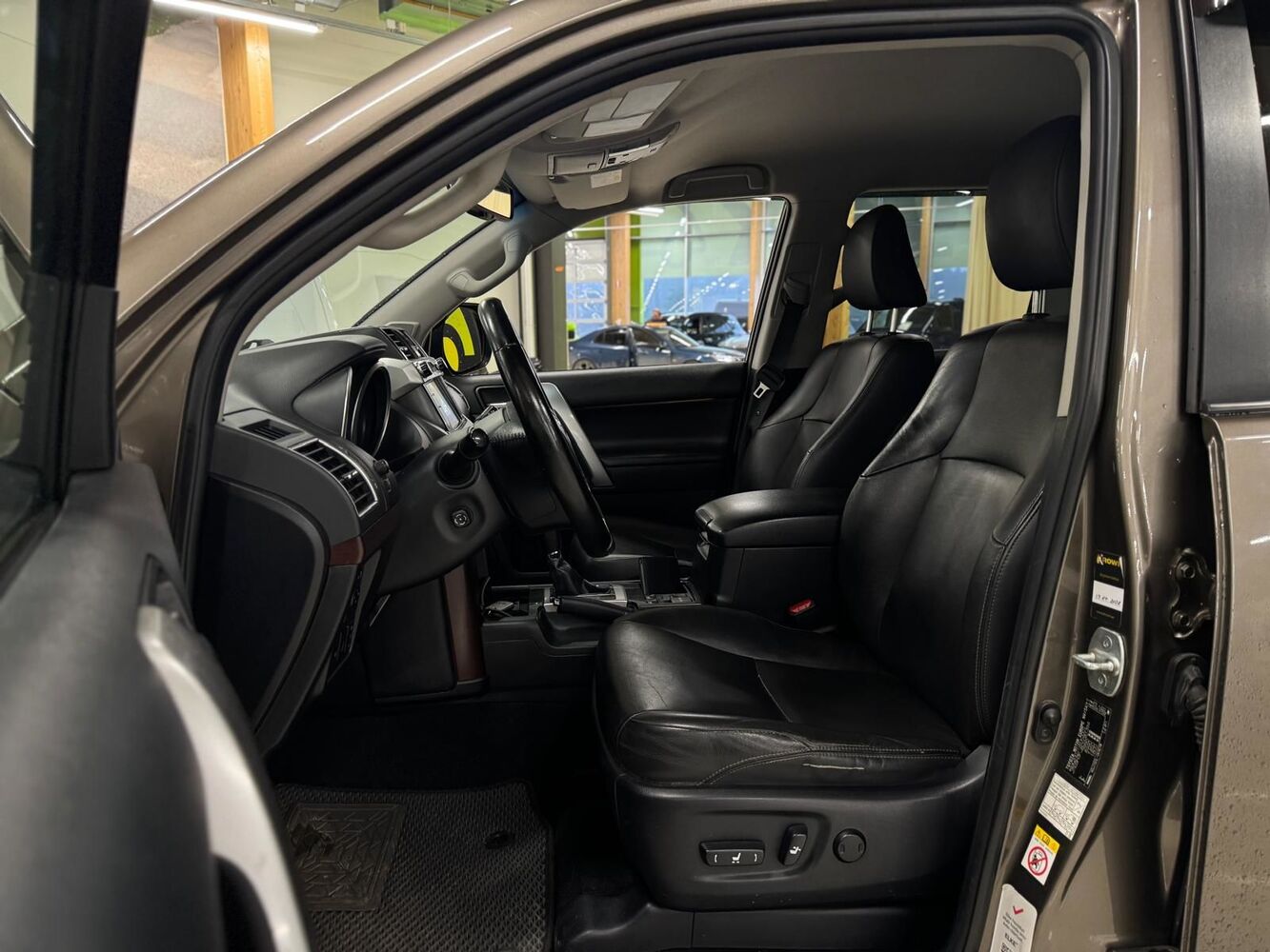 Toyota Land Cruiser vaihtoauto