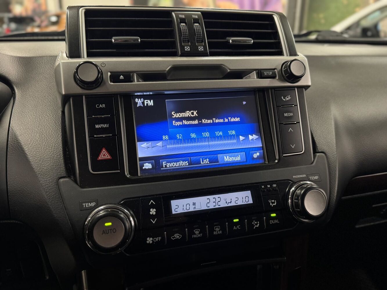 Toyota Land Cruiser vaihtoauto