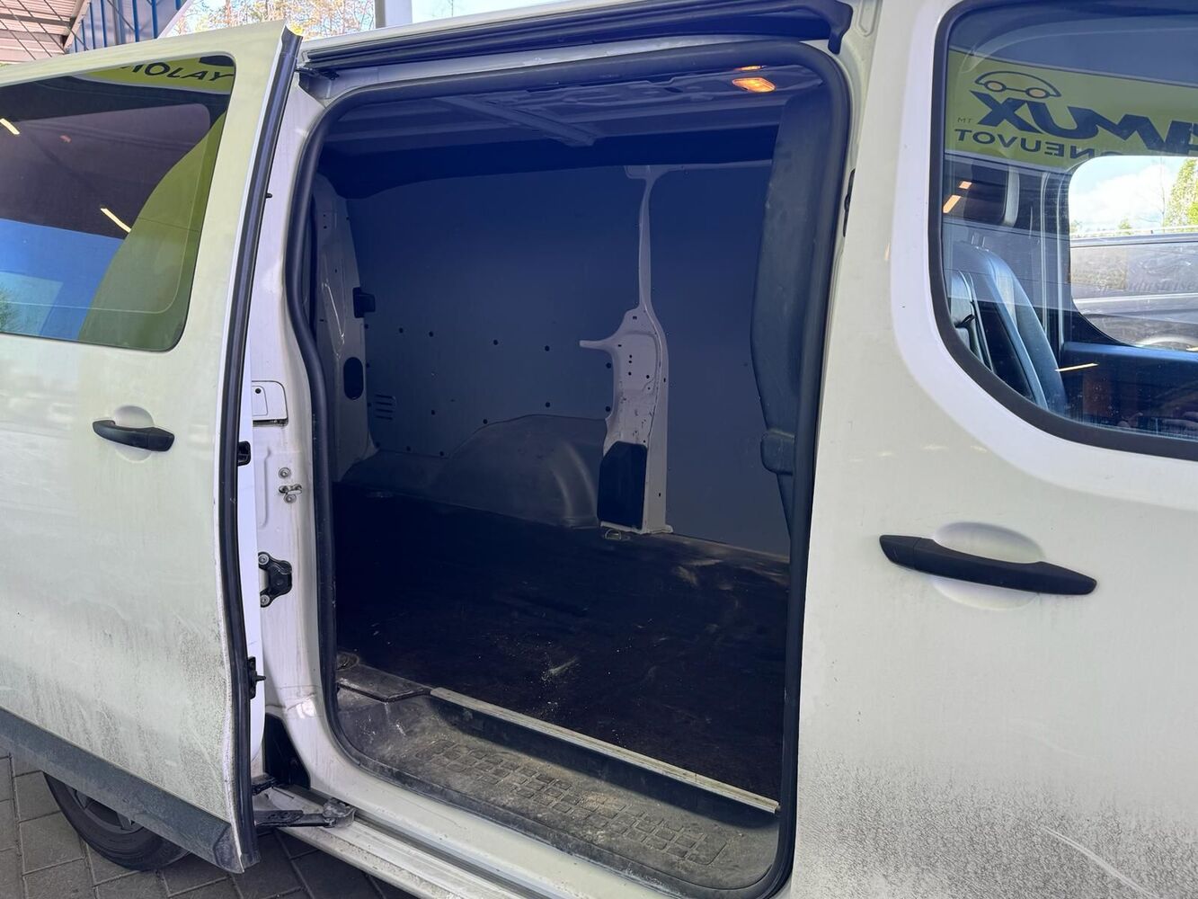 Opel Vivaro vaihtoauto