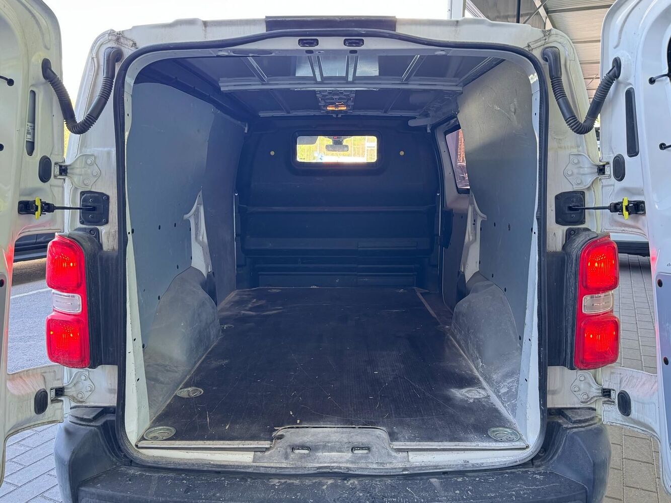 Opel Vivaro vaihtoauto