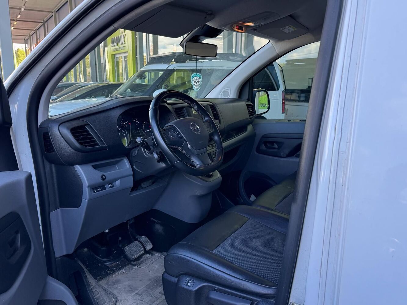 Opel Vivaro vaihtoauto
