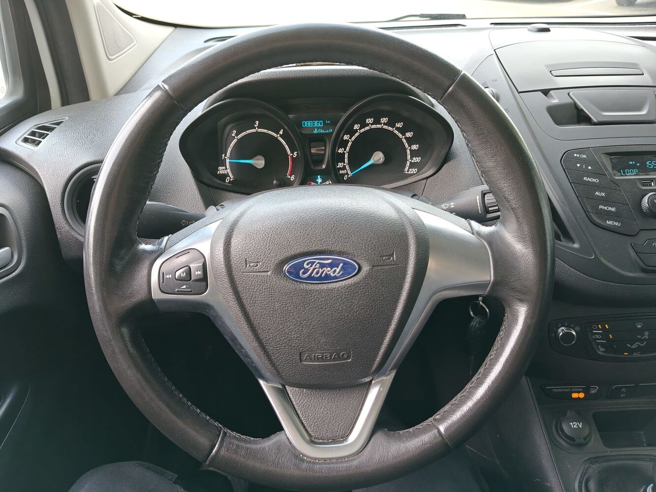 Ford Transit Courier vaihtoauto