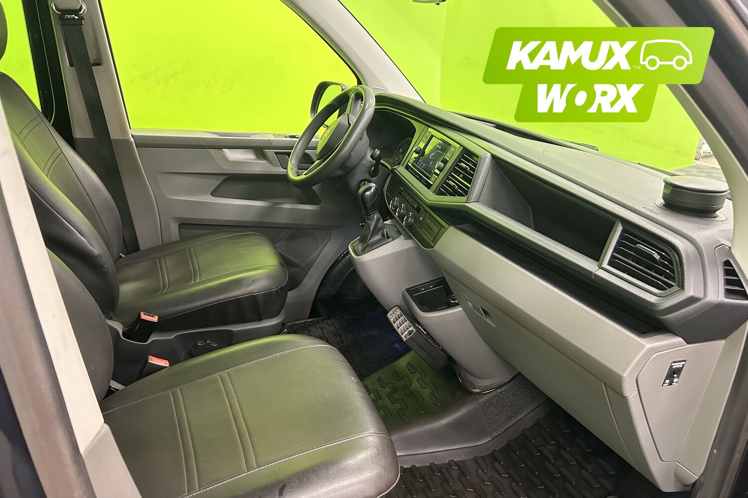 Volkswagen Caravelle vaihtoauto