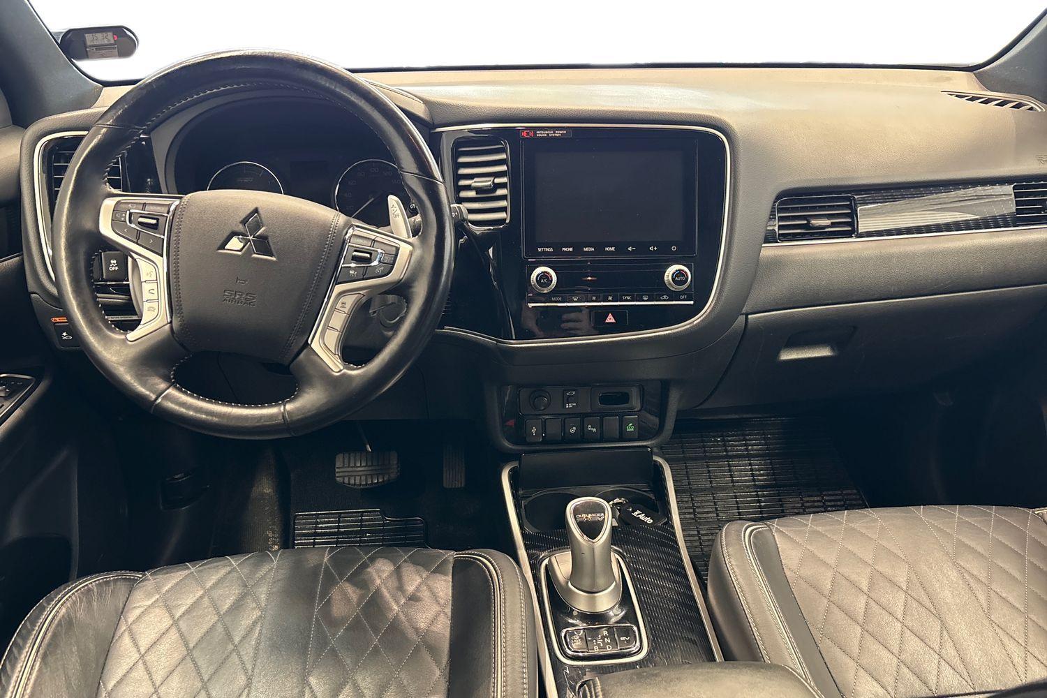 Mitsubishi Outlander PHEV vaihtoauto