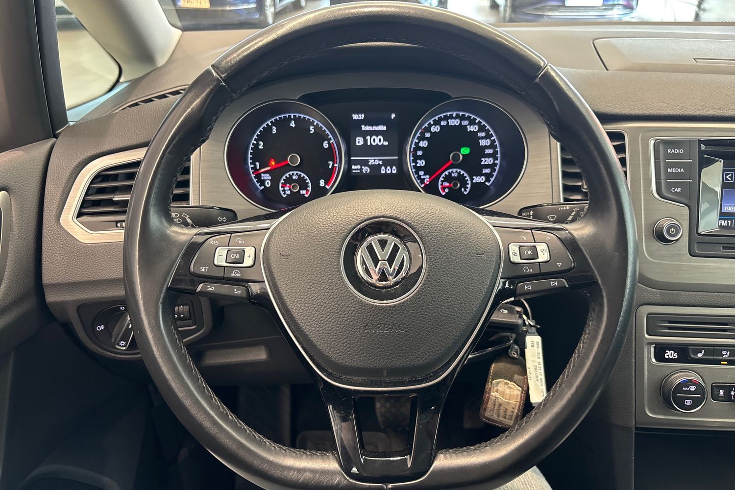 Volkswagen Golf Sportsvan vaihtoauto