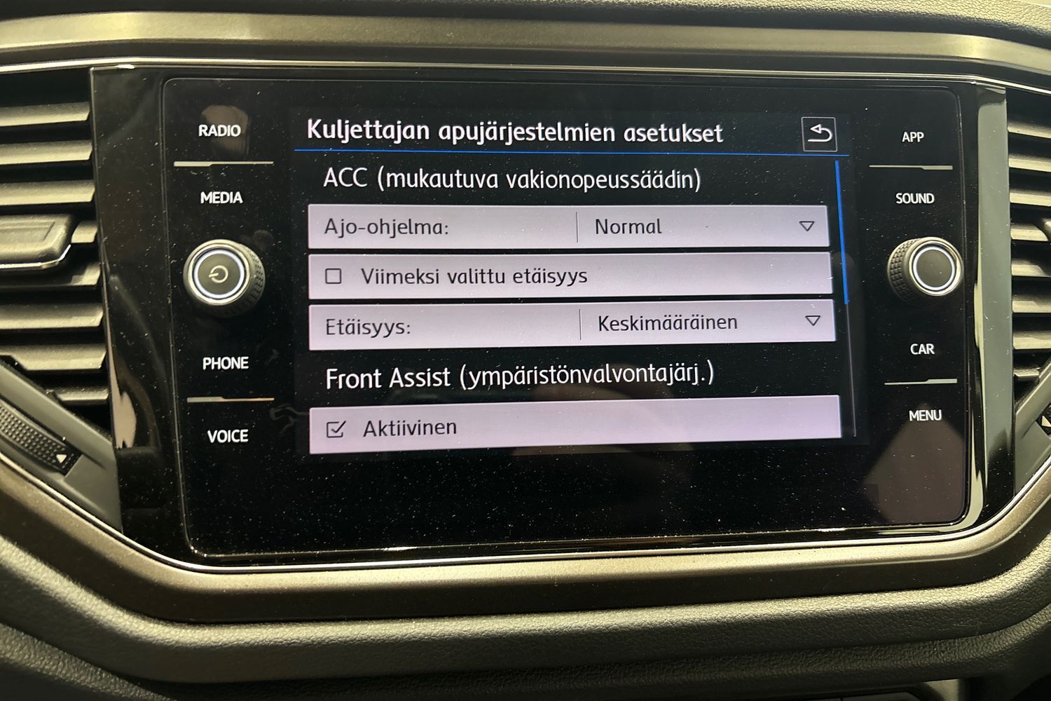 Volkswagen T-Roc vaihtoauto