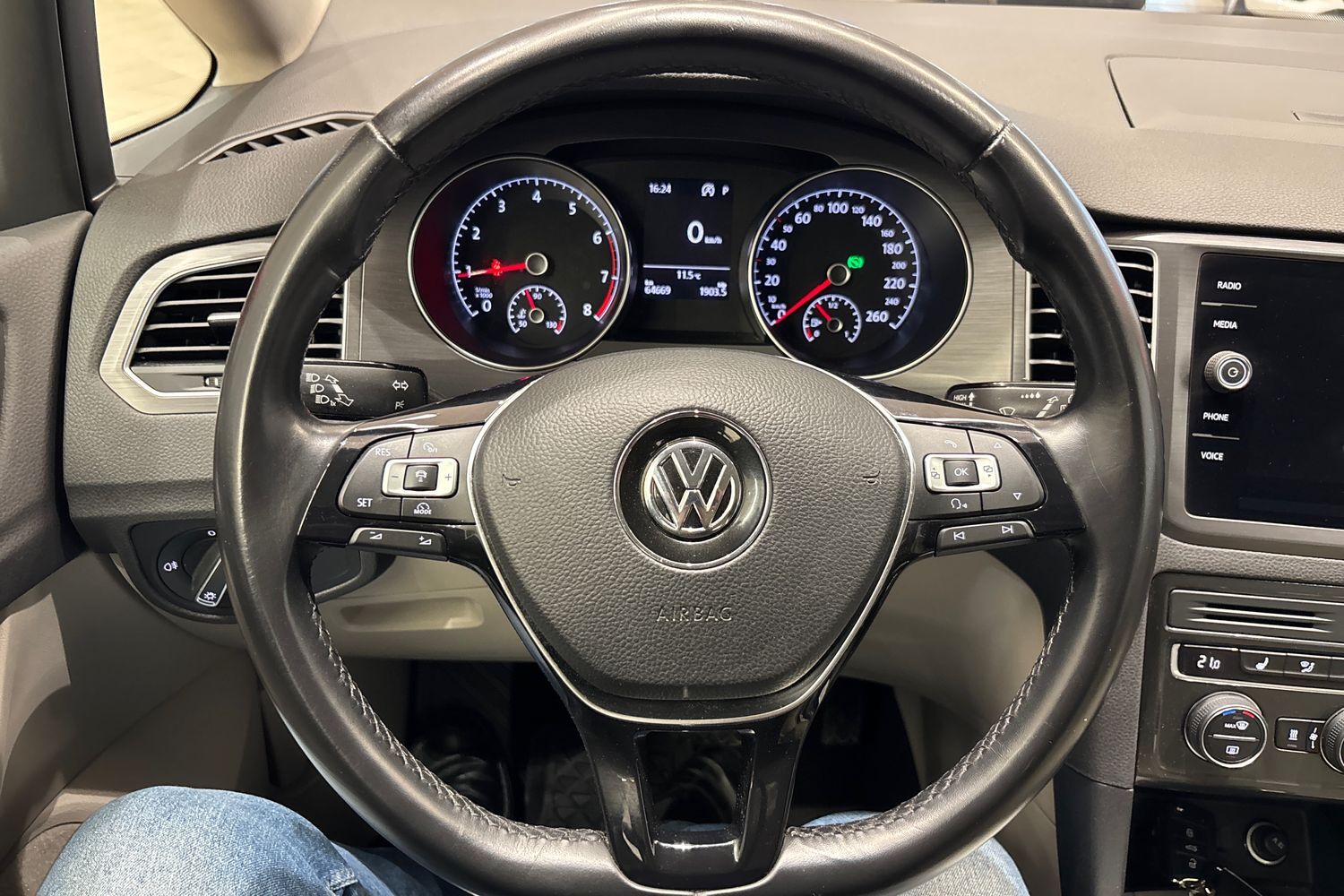 Volkswagen Golf Sportsvan vaihtoauto