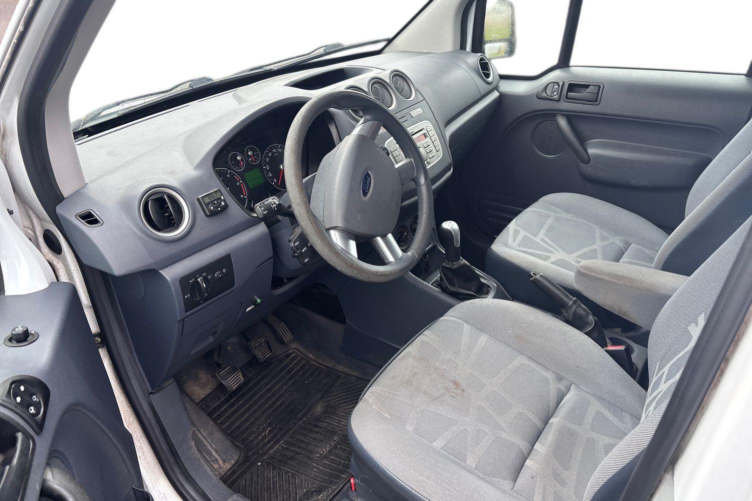 Ford Transit Connect vaihtoauto