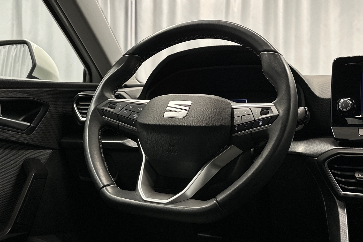 SEAT Leon Sportstourer vaihtoauto