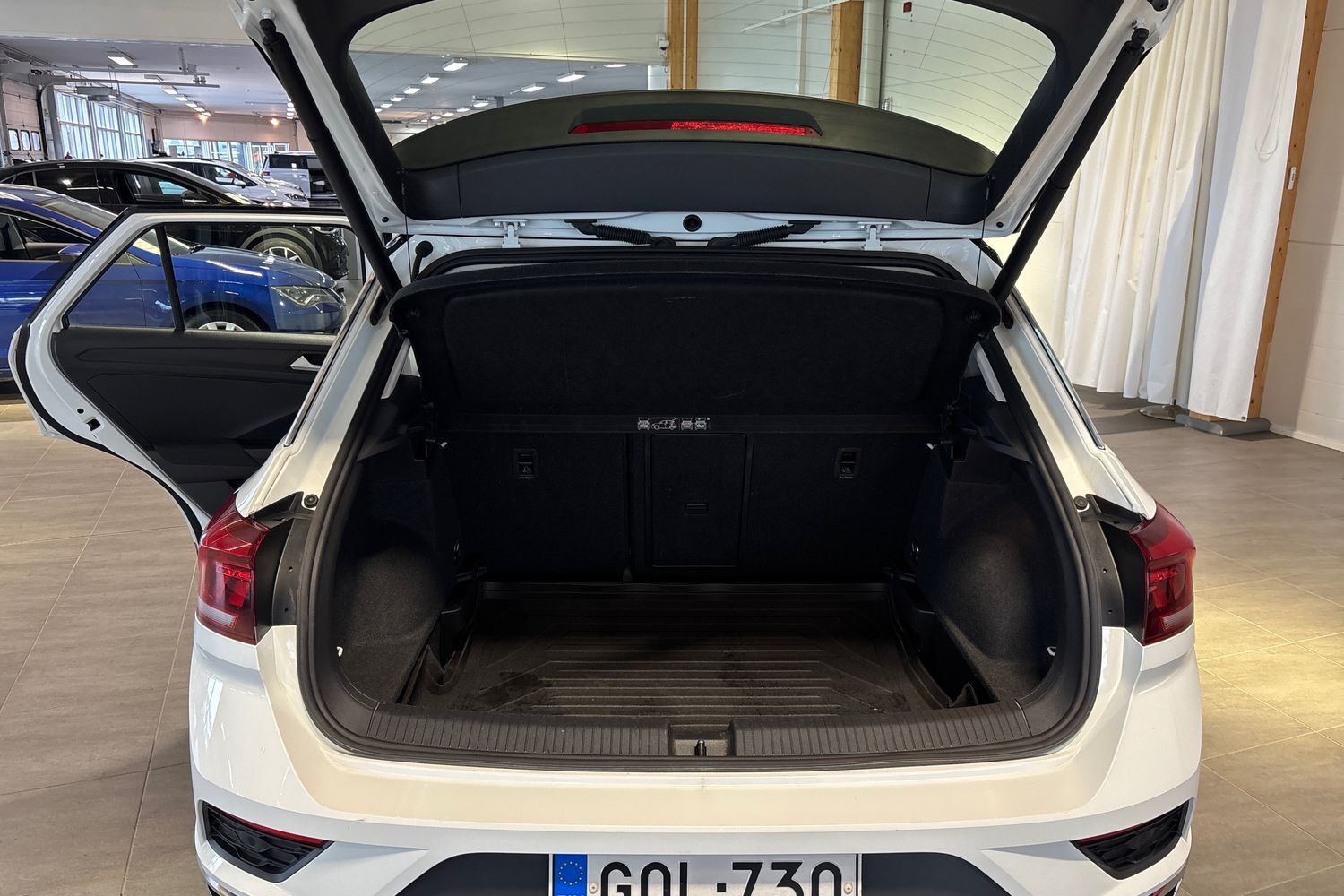 Volkswagen T-Roc vaihtoauto