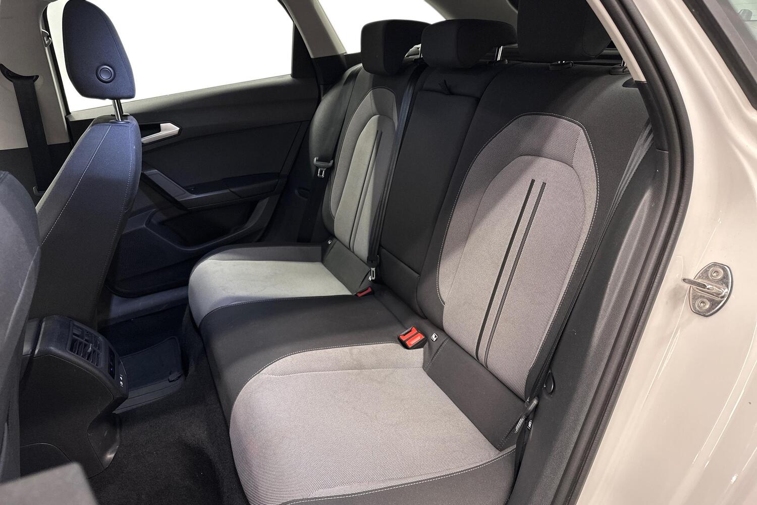SEAT Leon Sportstourer vaihtoauto