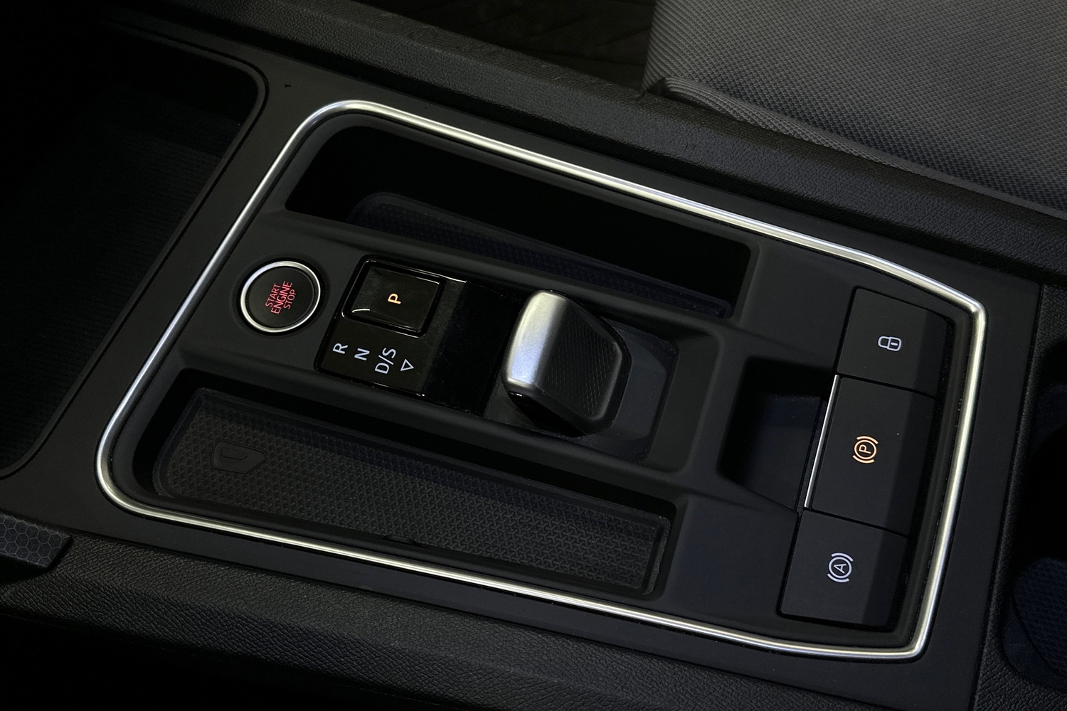 SEAT Leon Sportstourer vaihtoauto