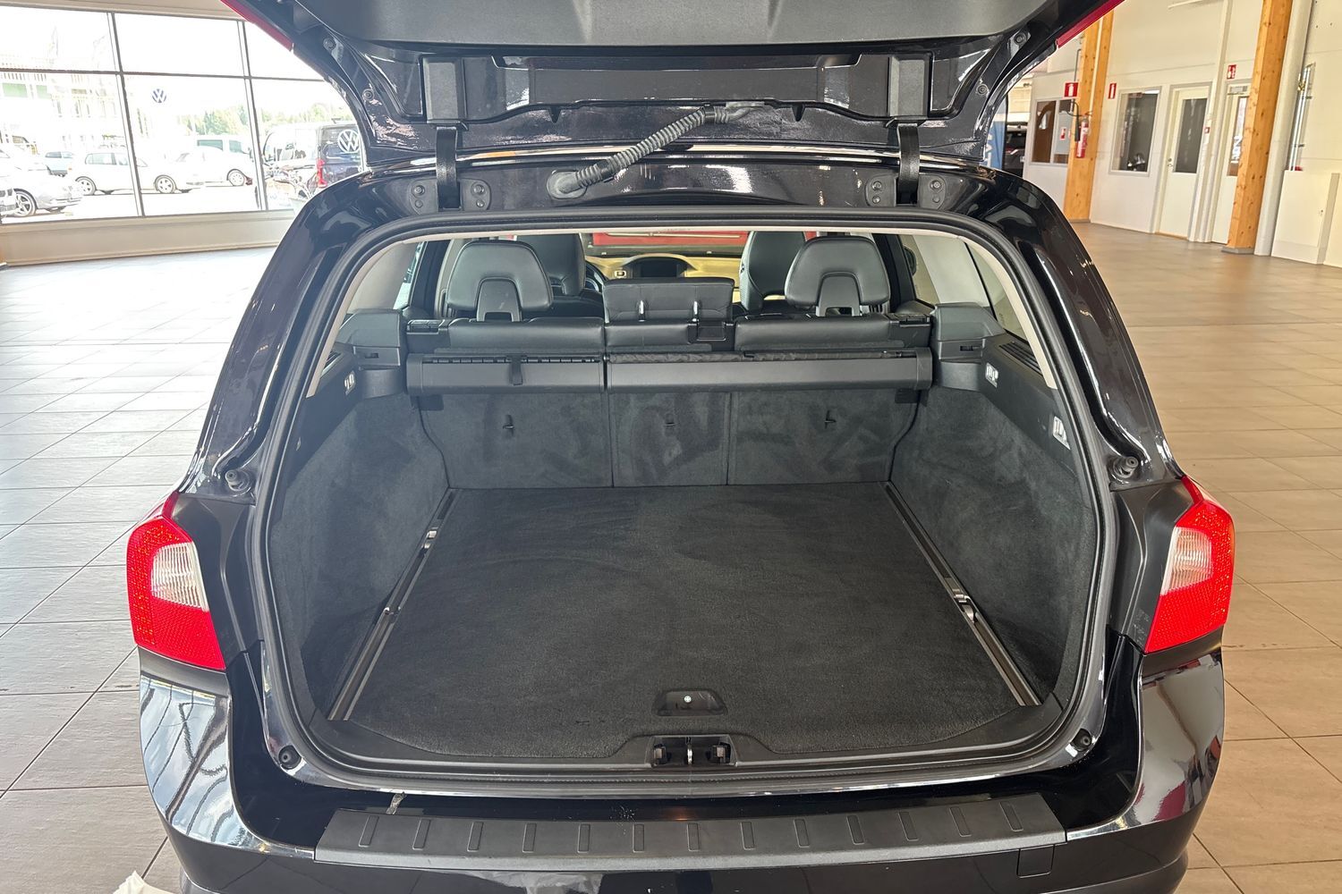 Volvo V70 vaihtoauto