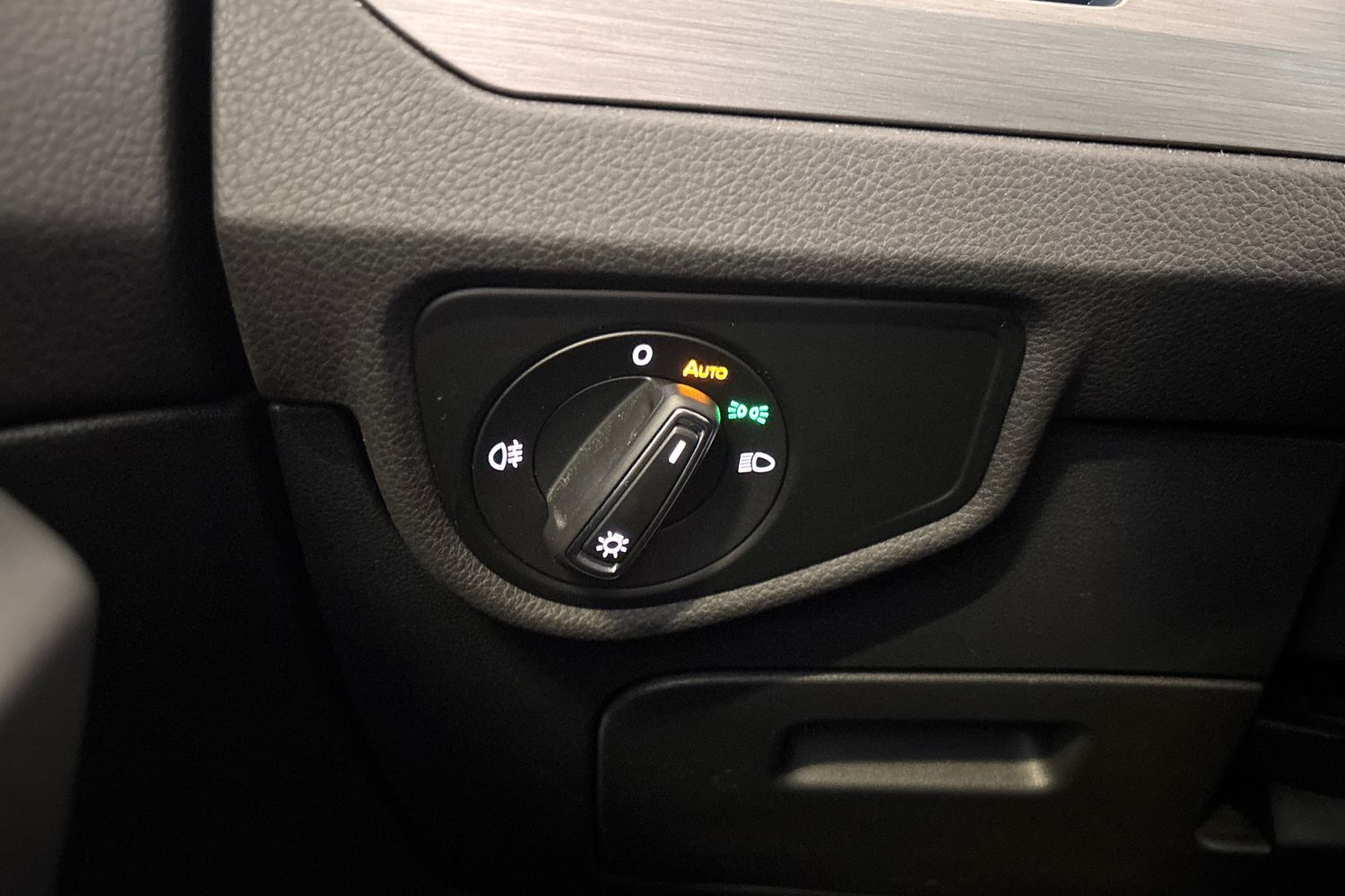 Volkswagen Touran vaihtoauto