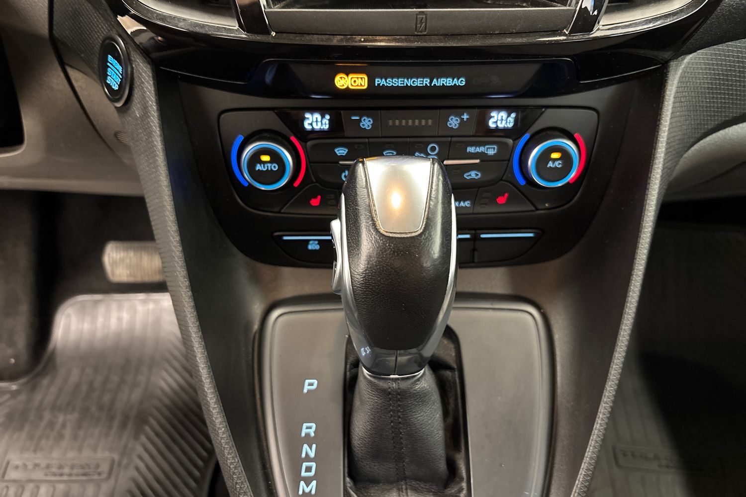 Ford Grand Tourneo Connect vaihtoauto