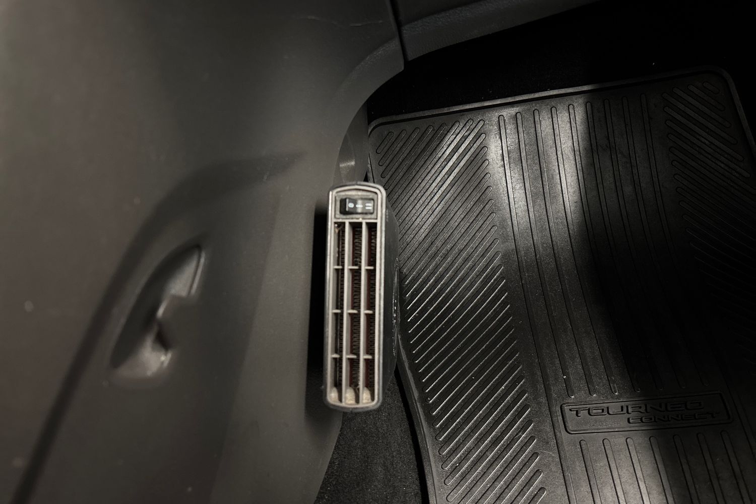 Ford Grand Tourneo Connect vaihtoauto