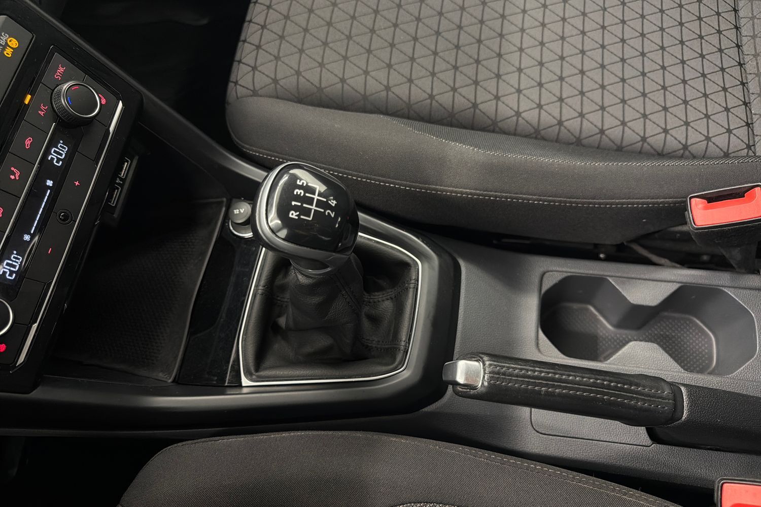 Volkswagen T-Cross vaihtoauto