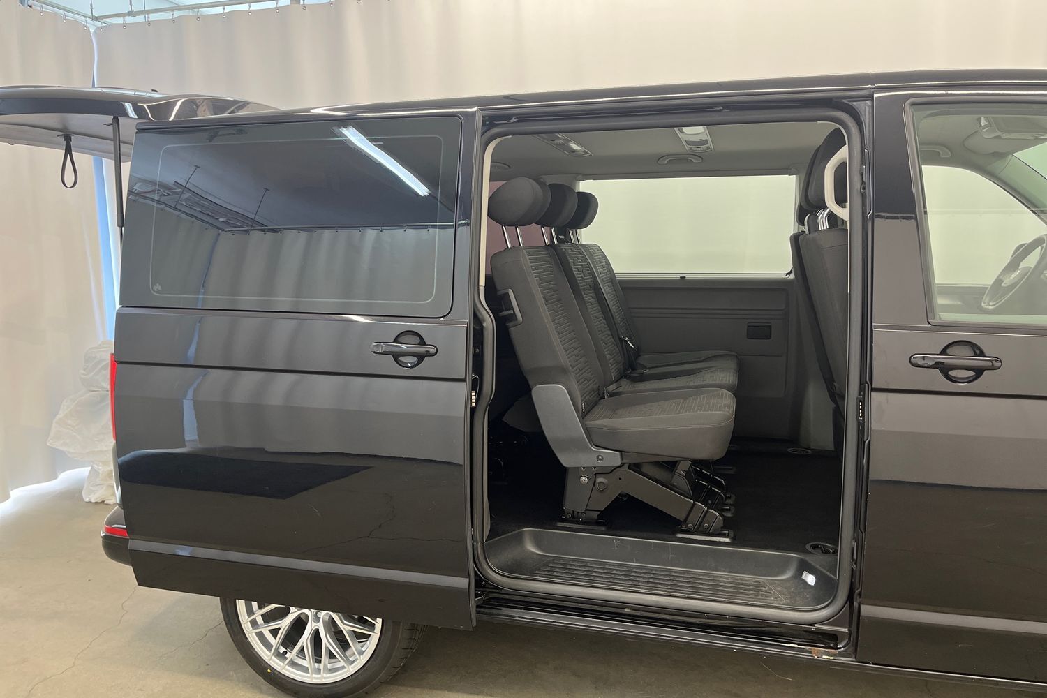 Volkswagen Caravelle vaihtoauto