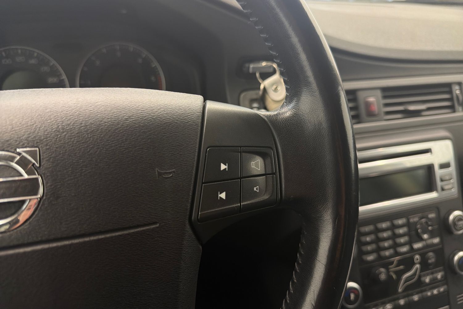 Volvo V70 vaihtoauto