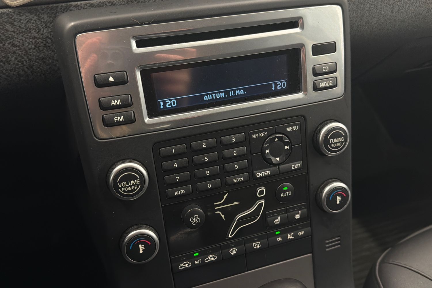 Volvo V70 vaihtoauto