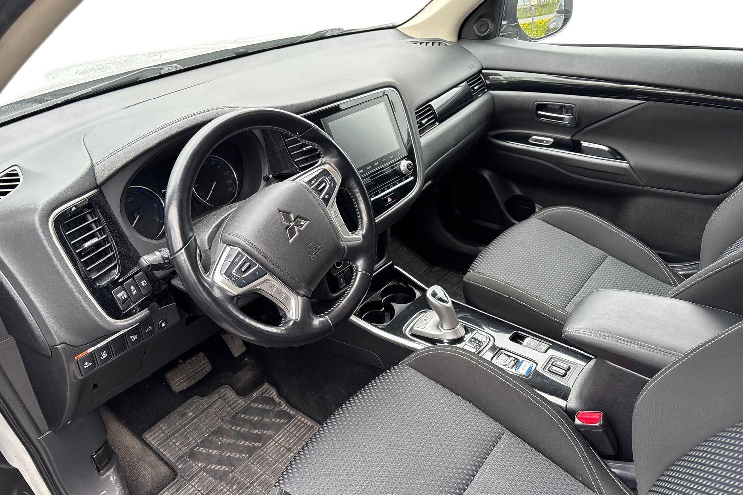 Mitsubishi Outlander PHEV vaihtoauto
