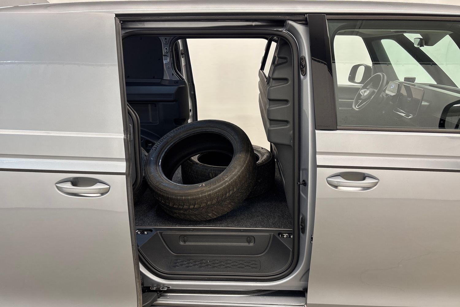 Volkswagen ID. Buzz Cargo vaihtoauto
