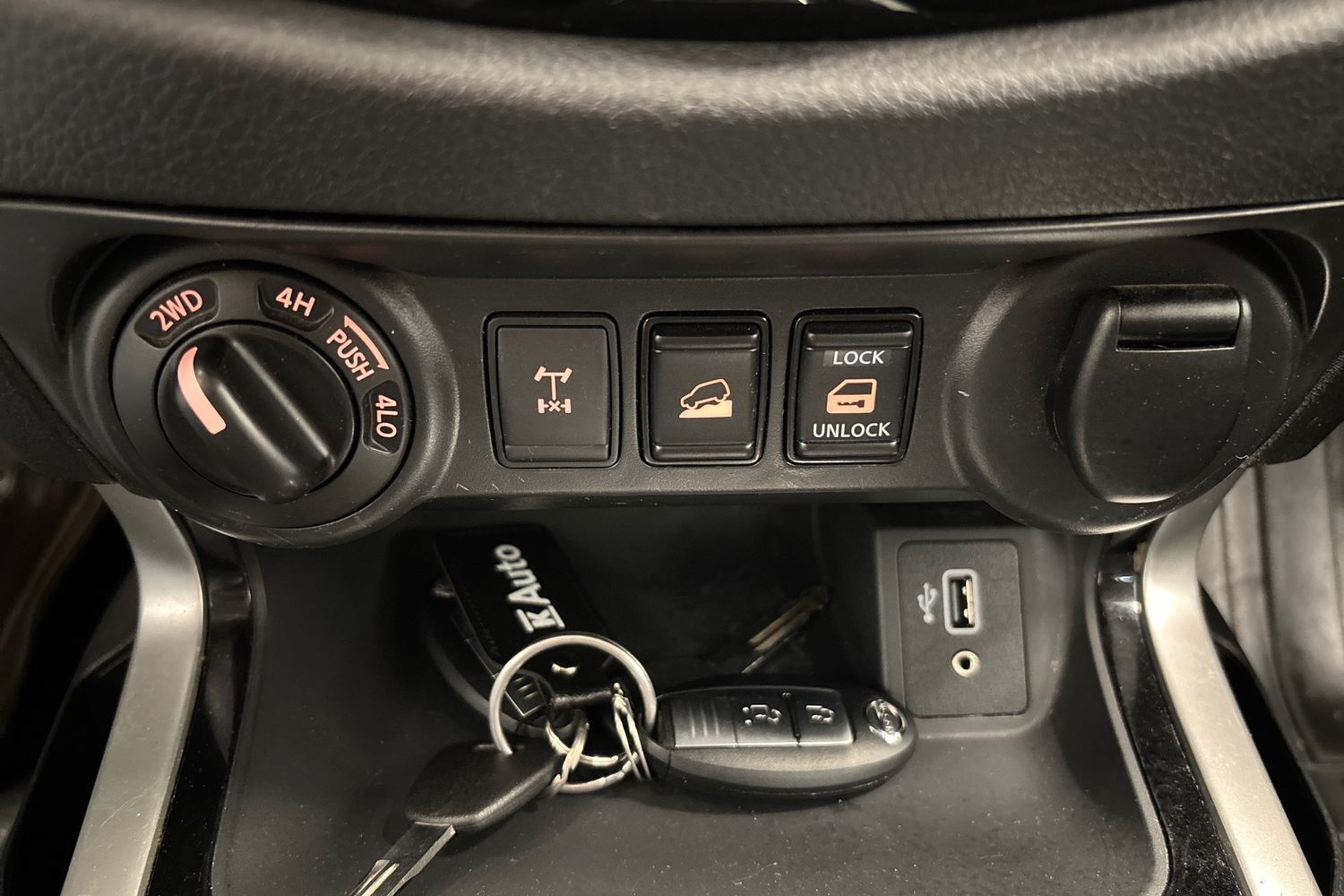 Nissan Navara vaihtoauto