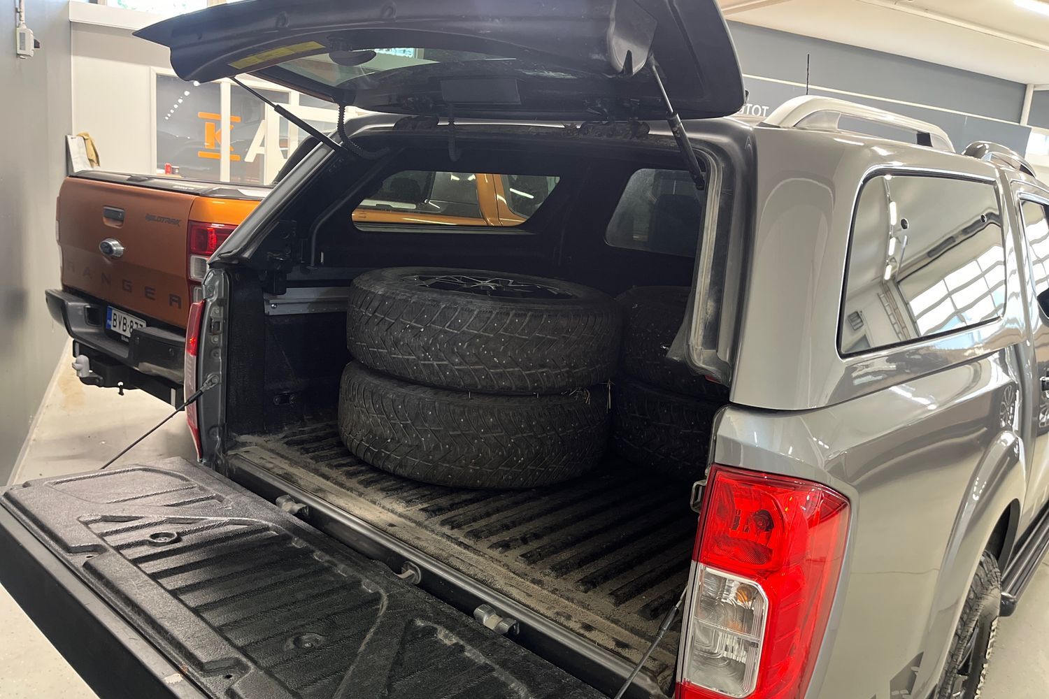 Nissan Navara vaihtoauto