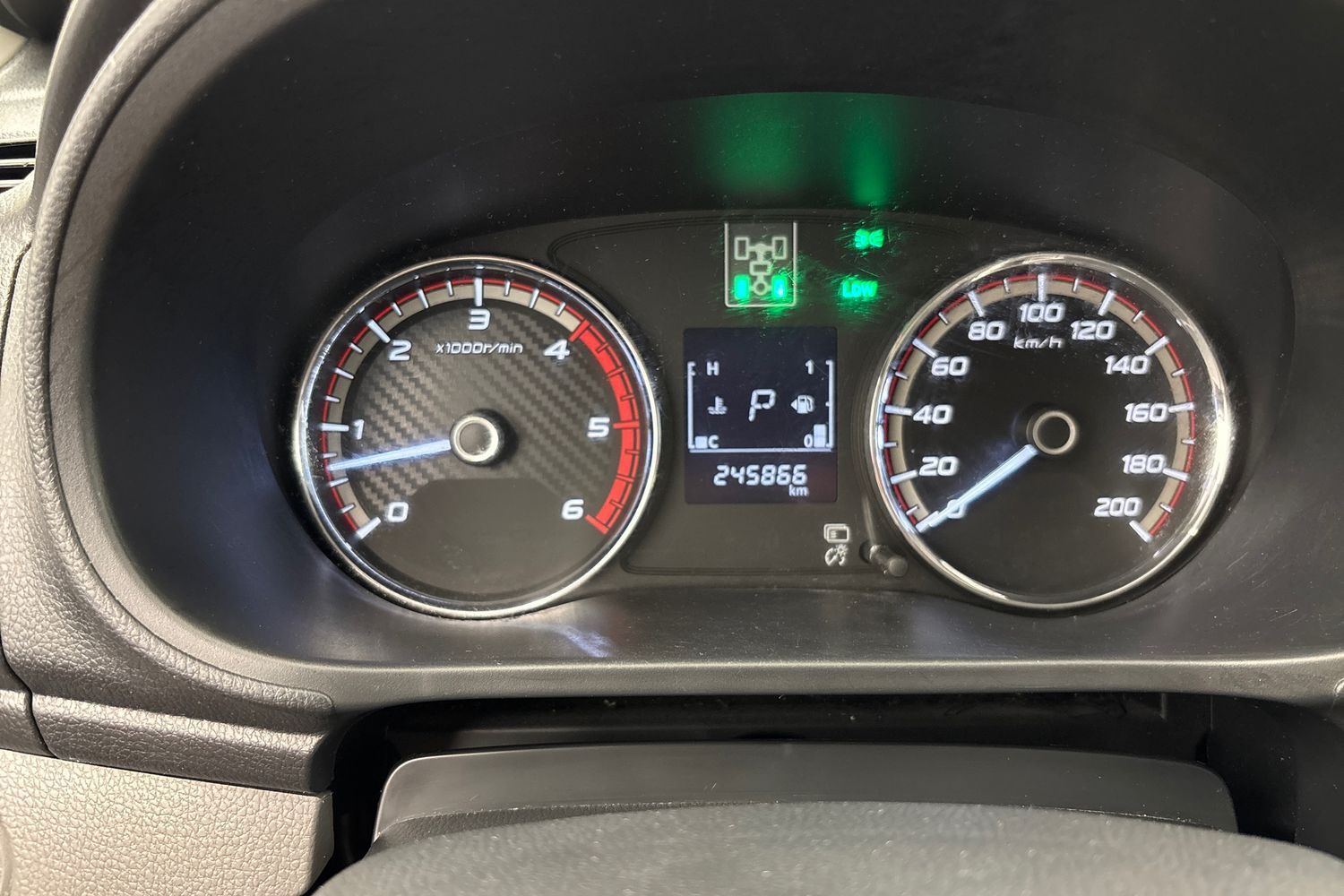 Mitsubishi L200 vaihtoauto