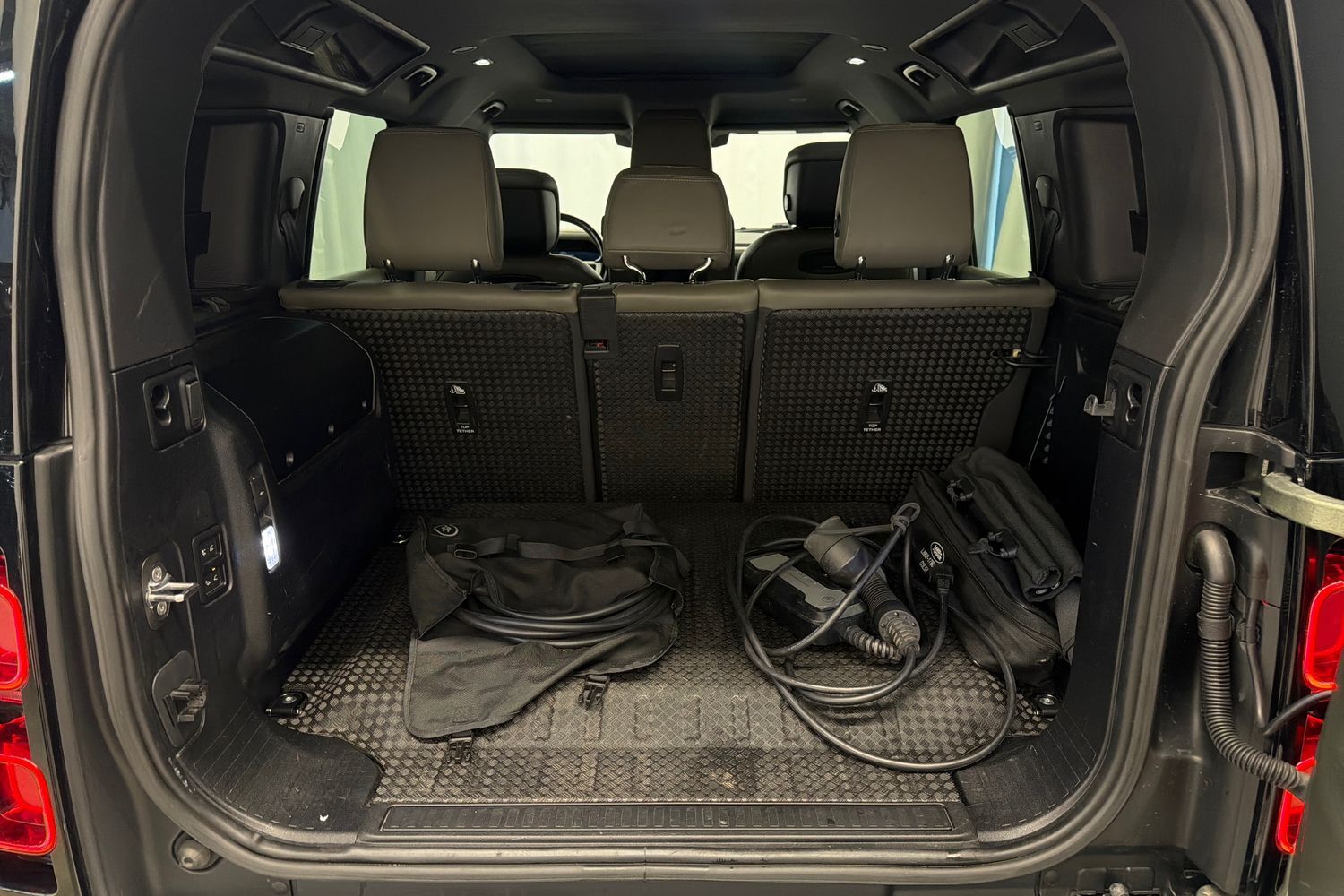 Land Rover Defender vaihtoauto