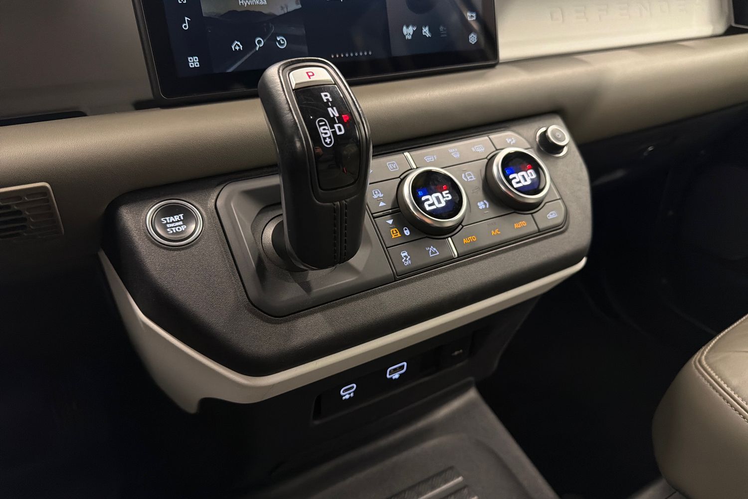 Land Rover Defender vaihtoauto