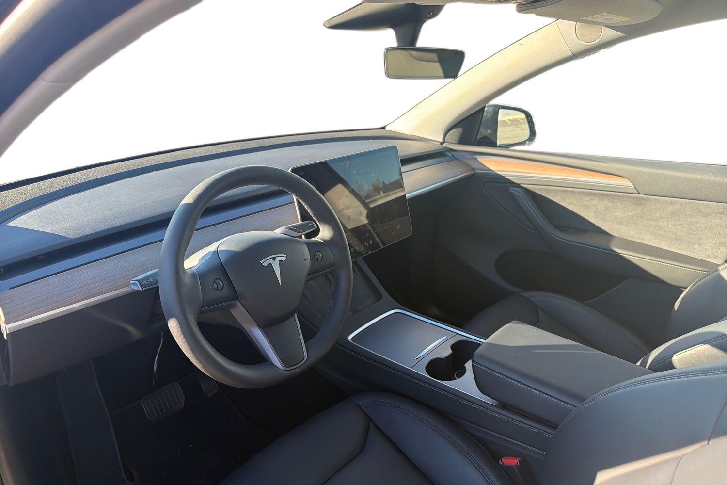 Tesla Model Y vaihtoauto
