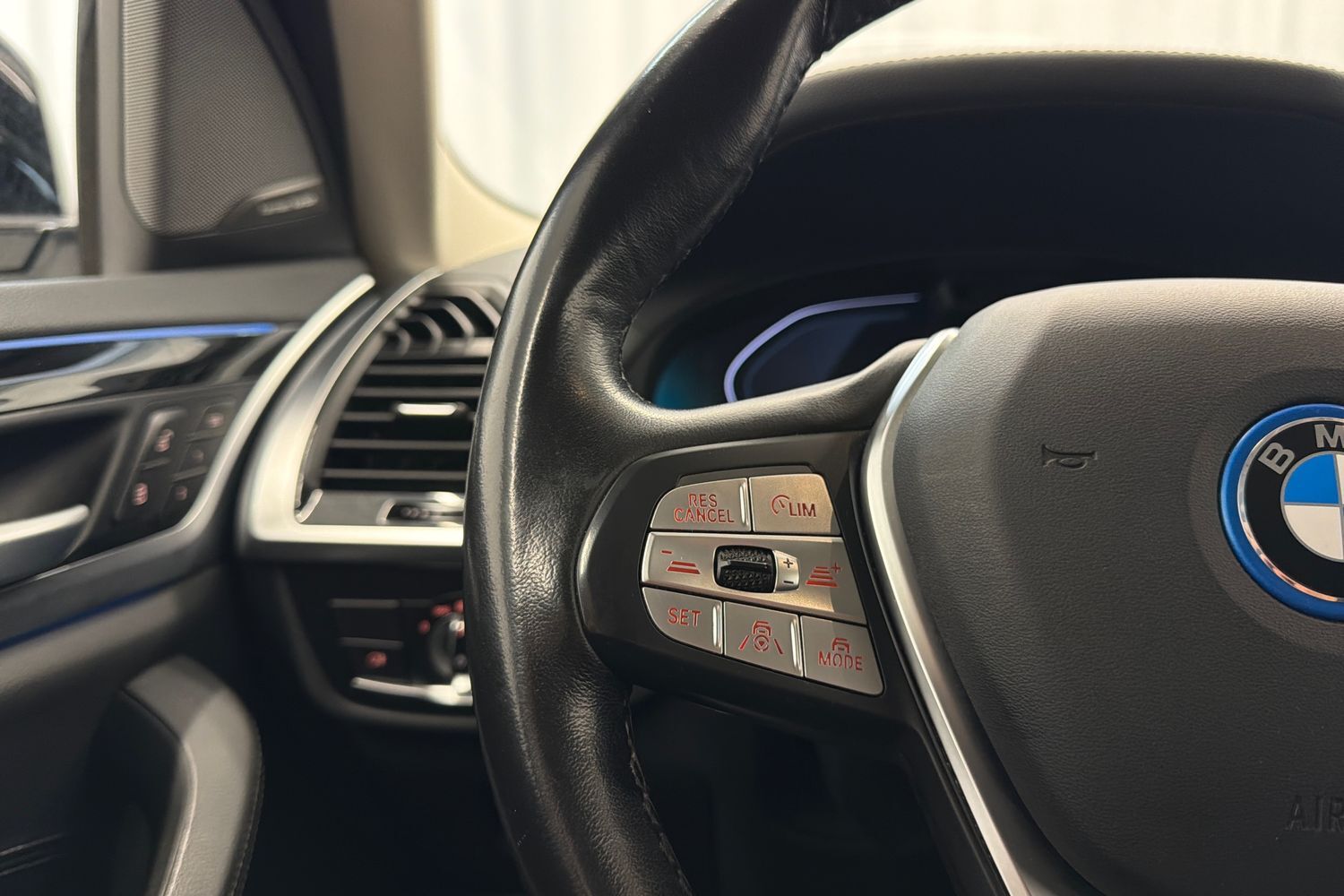BMW iX3 vaihtoauto