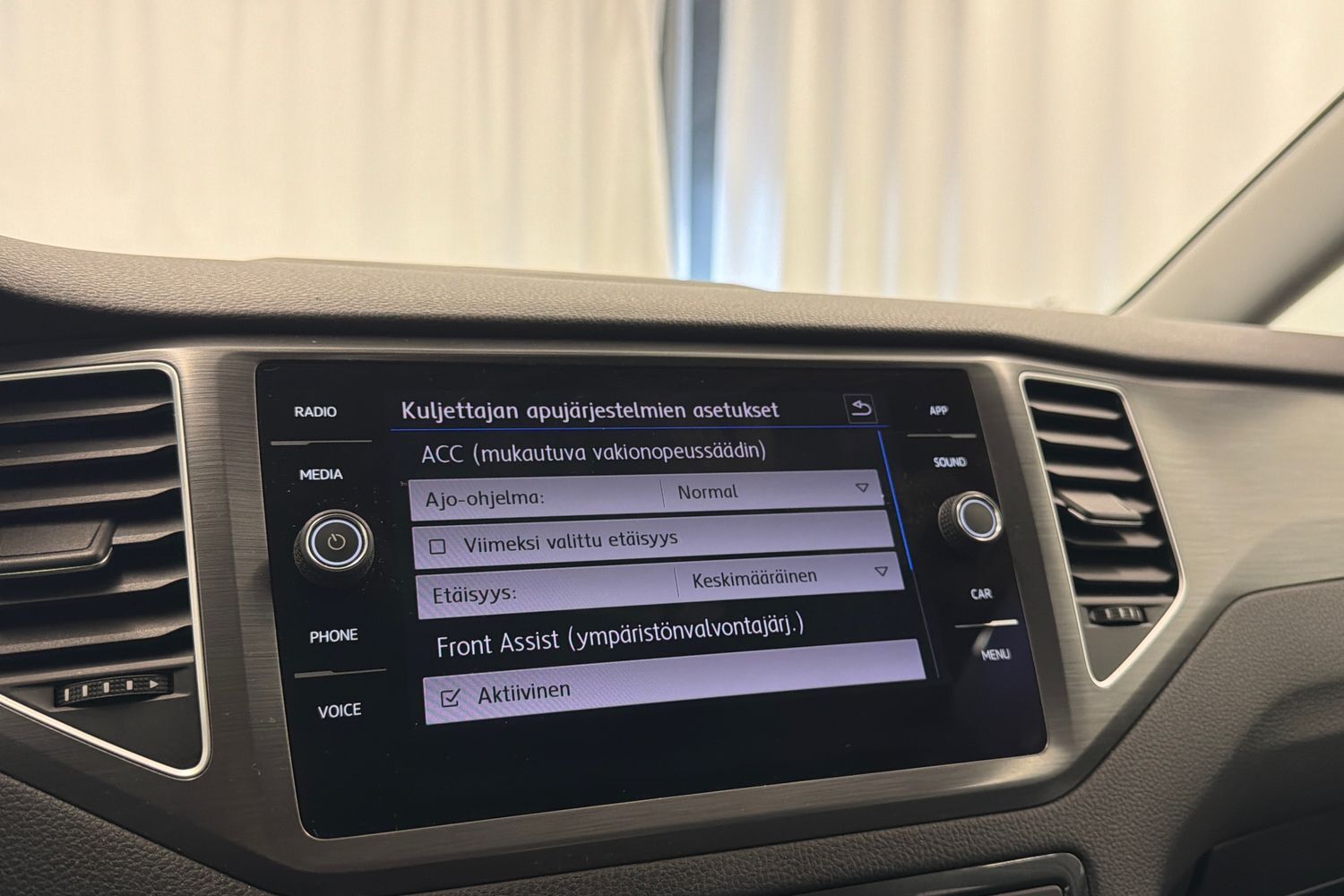 Volkswagen Golf Sportsvan vaihtoauto