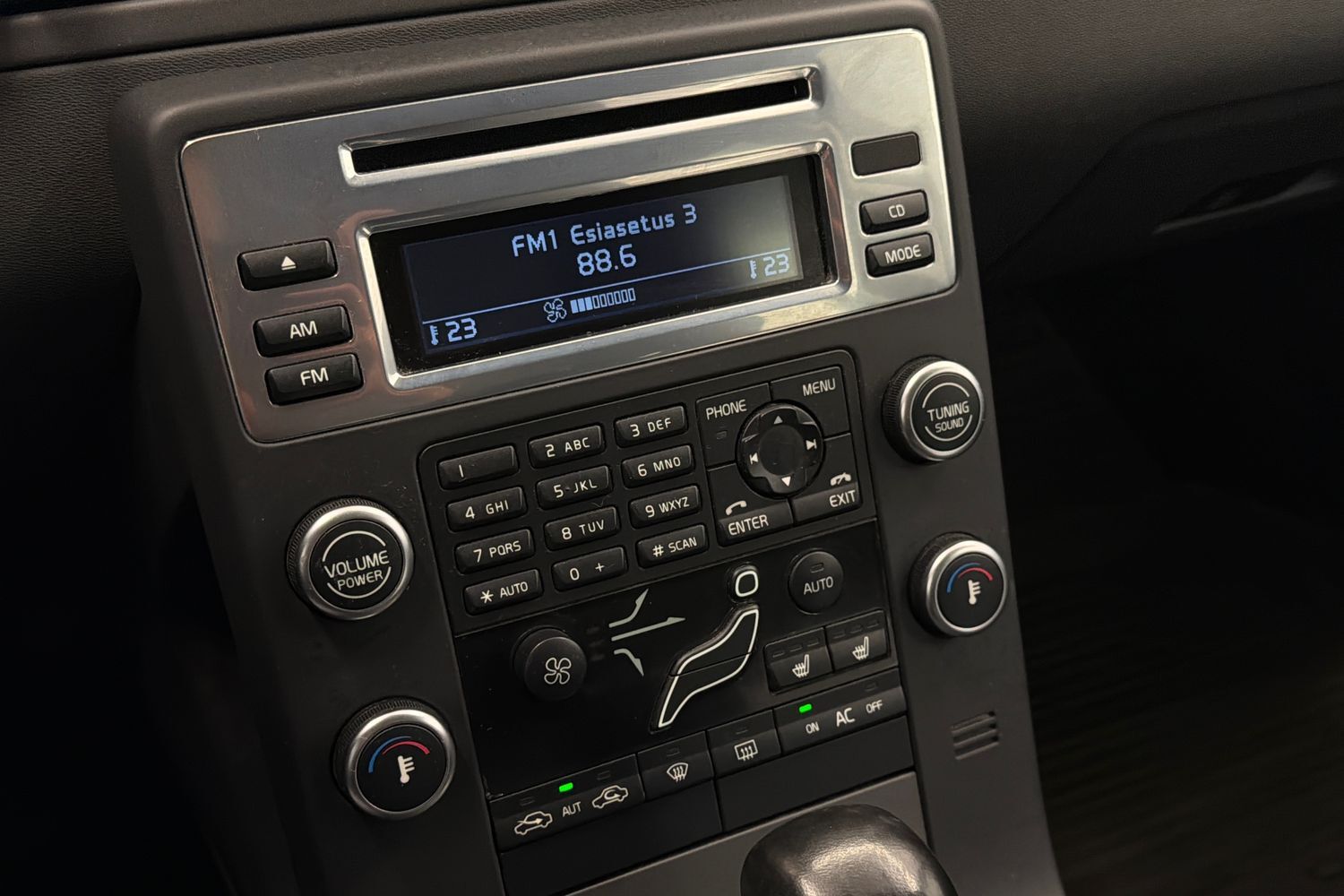 Volvo V70 vaihtoauto