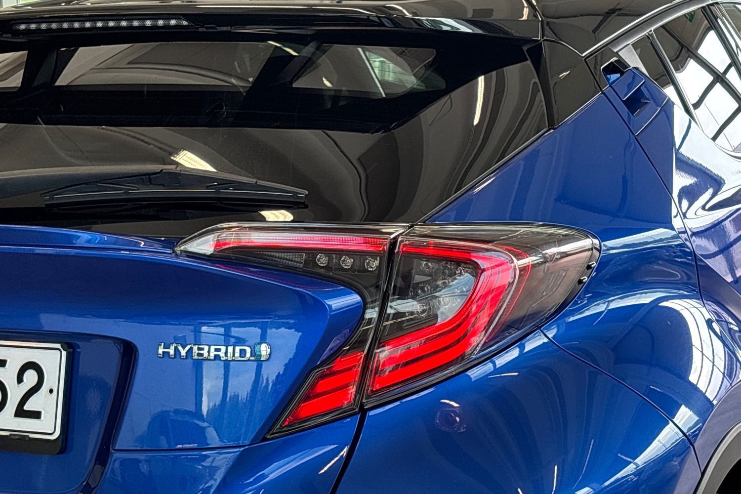 Toyota C-HR vaihtoauto