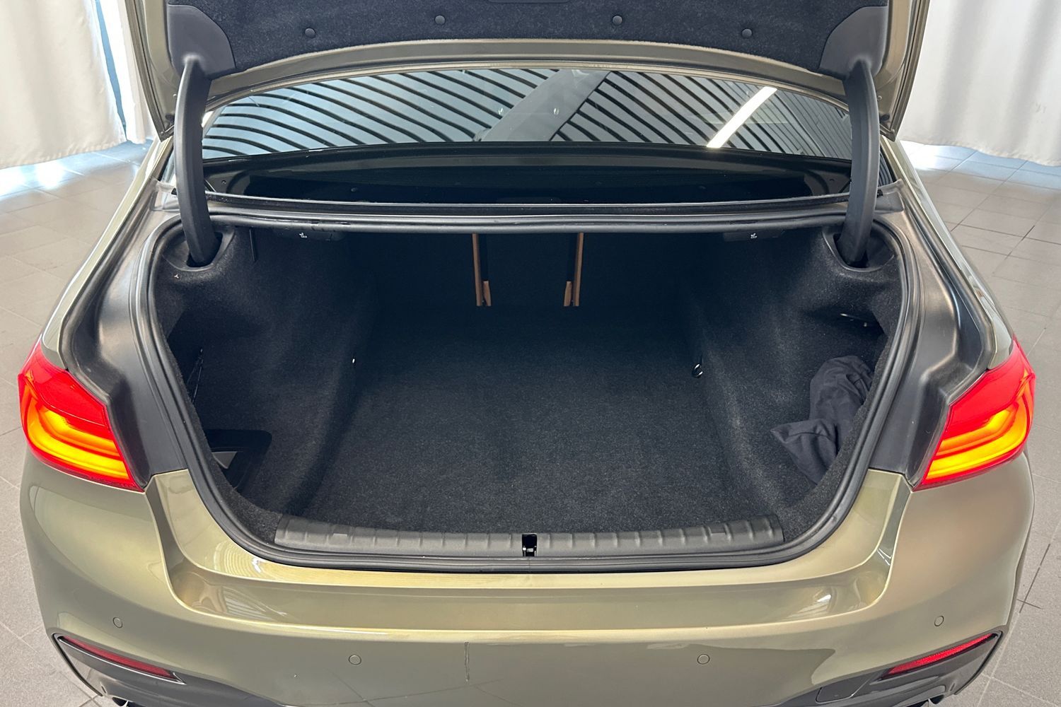 BMW M5 vaihtoauto