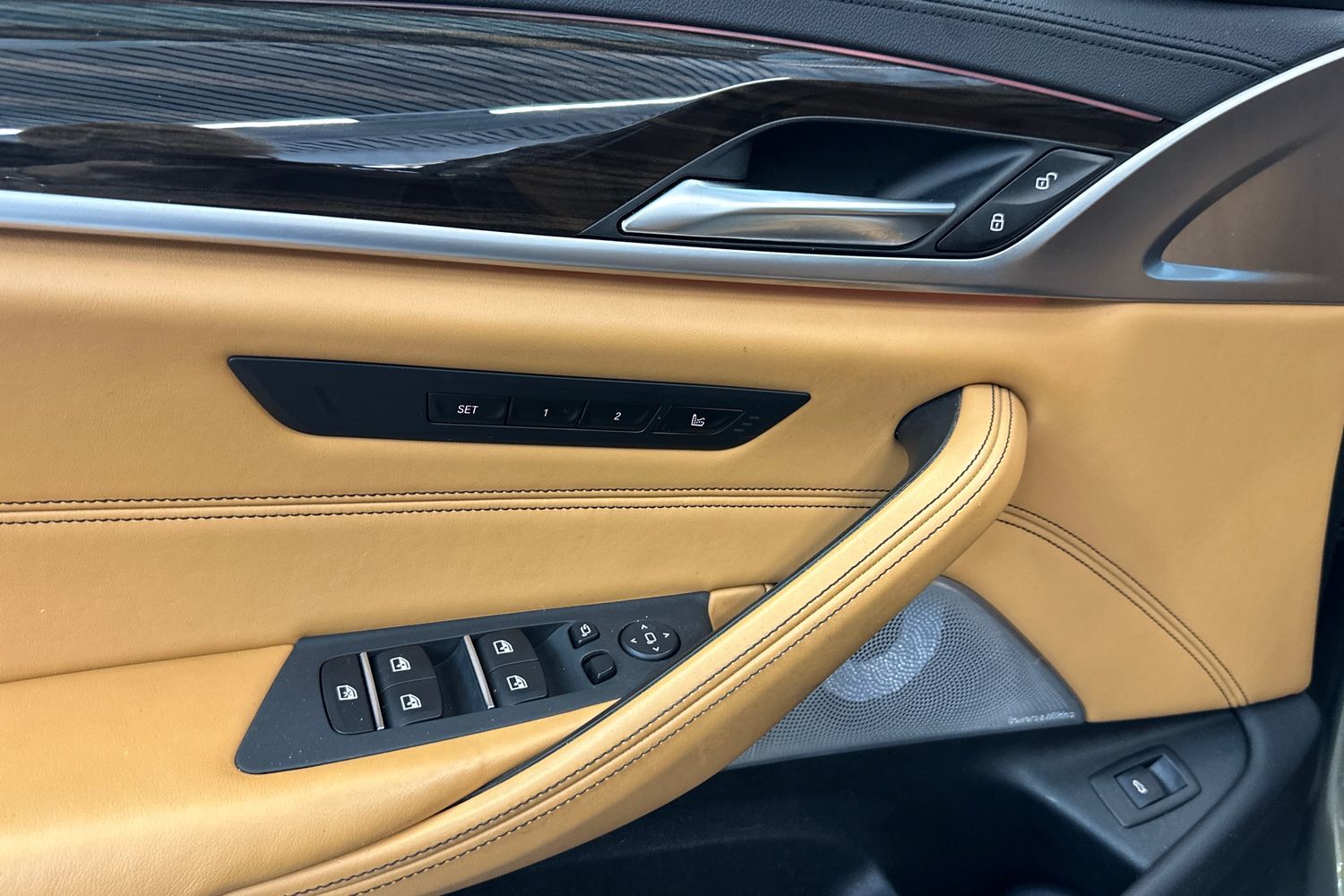 BMW M5 vaihtoauto