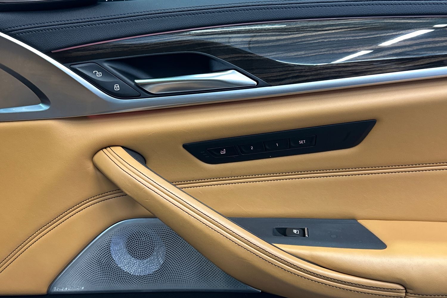 BMW M5 vaihtoauto
