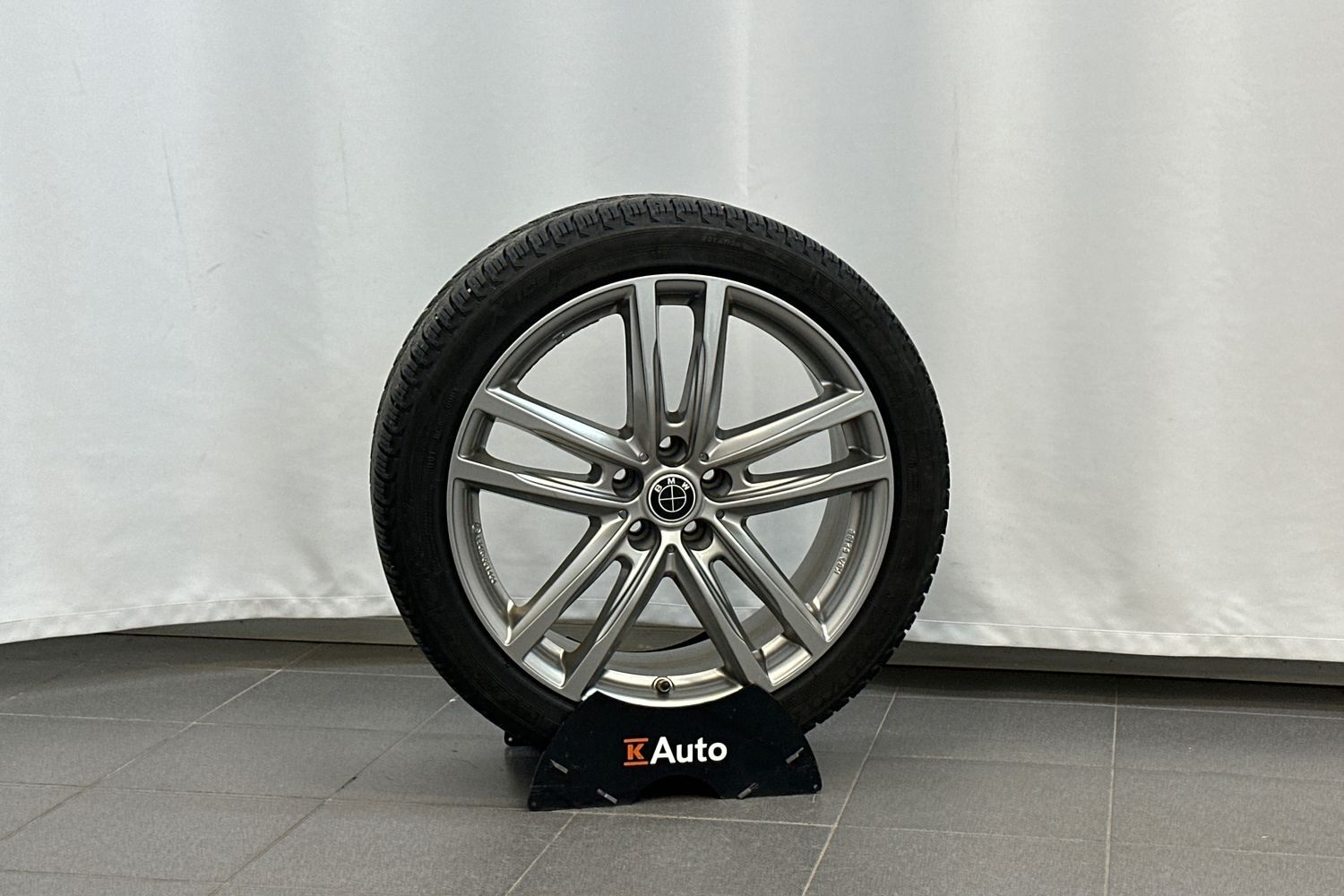 BMW M5 vaihtoauto