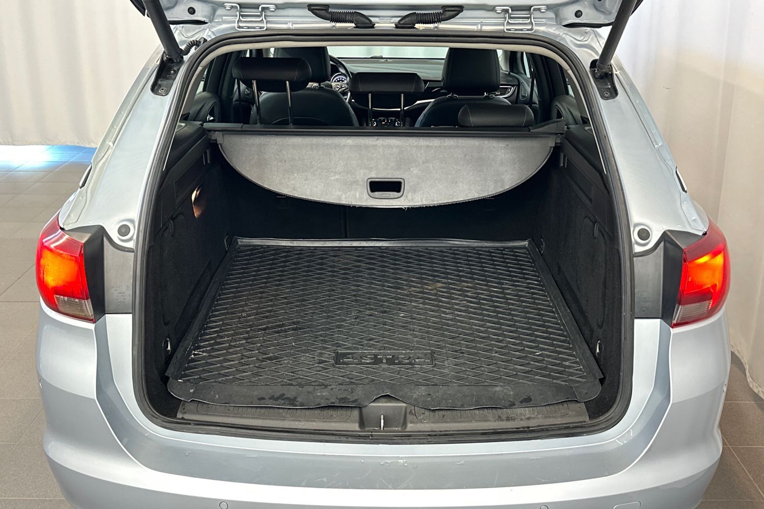 Opel Astra vaihtoauto