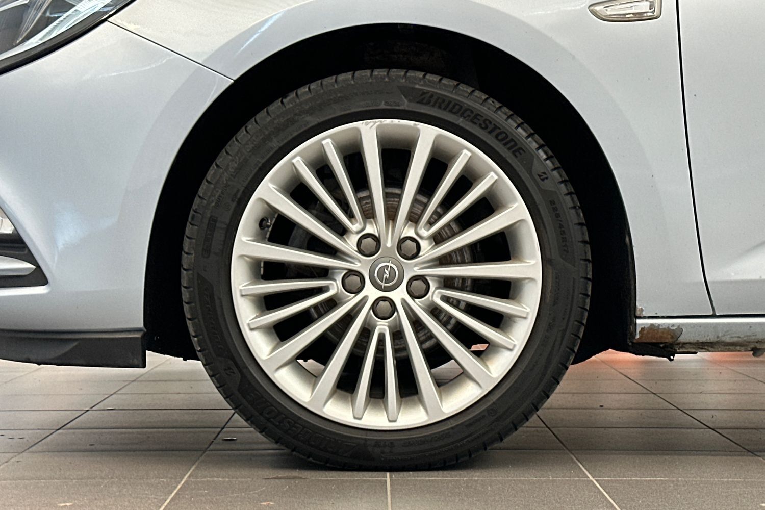Opel Astra vaihtoauto