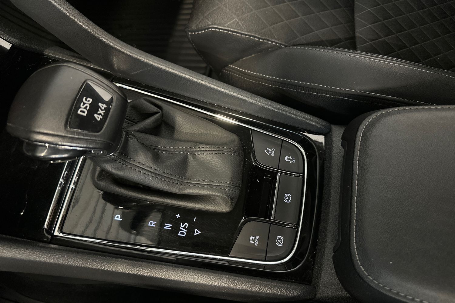 Skoda Karoq vaihtoauto