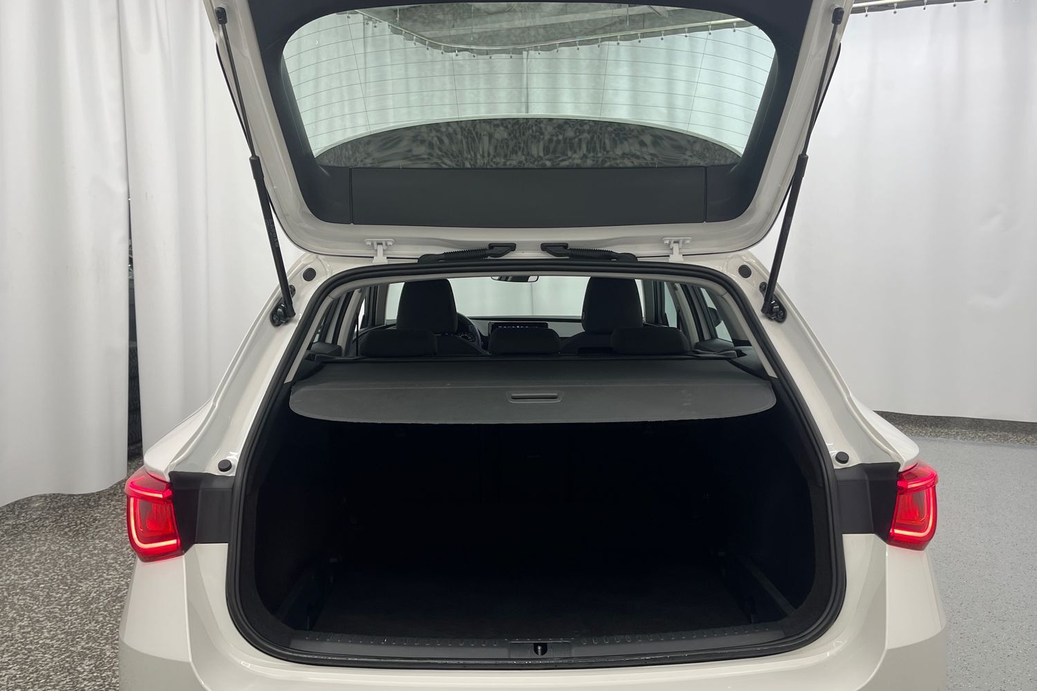 SEAT Leon Sportstourer vaihtoauto