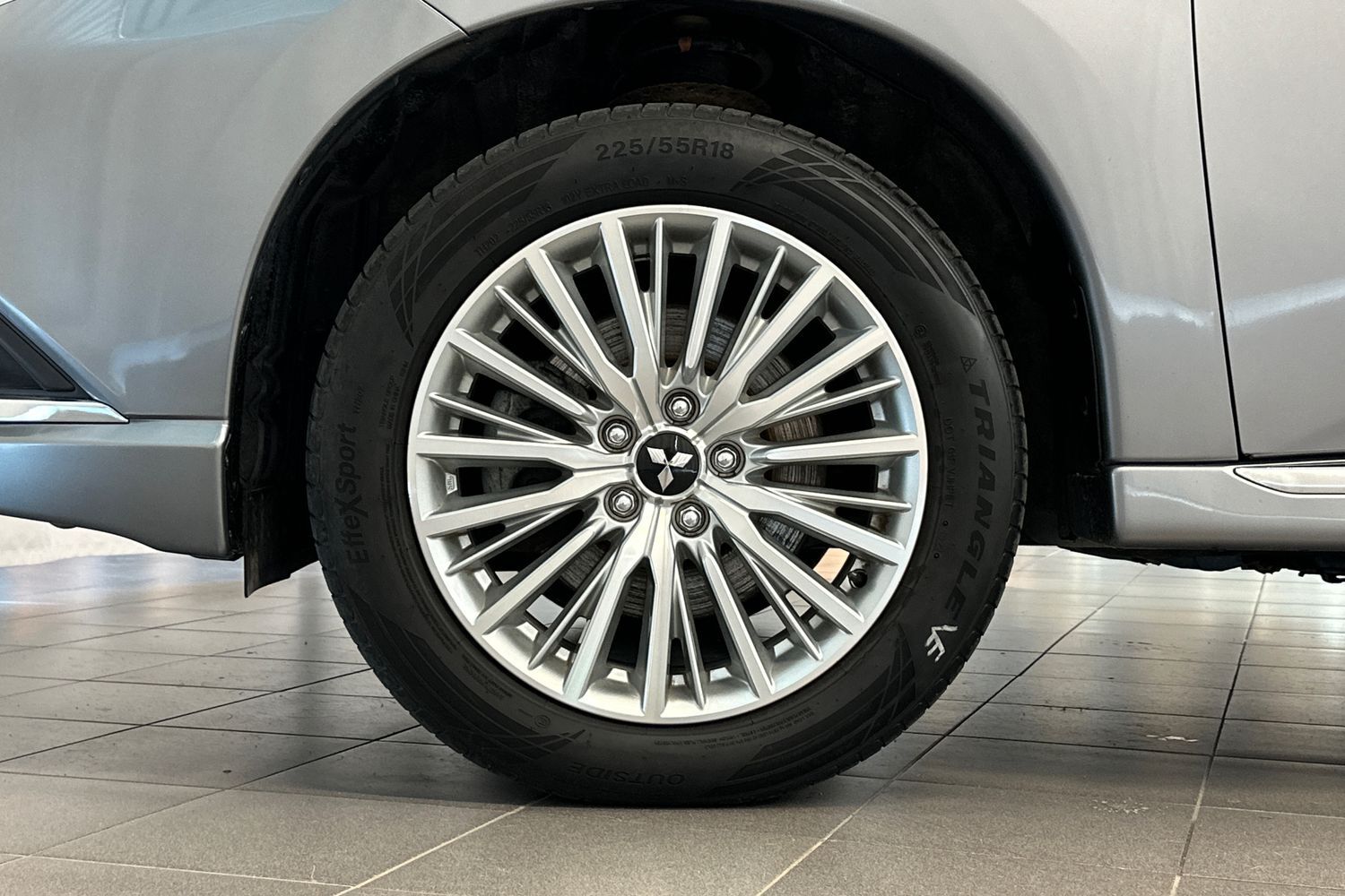 Mitsubishi Outlander PHEV vaihtoauto
