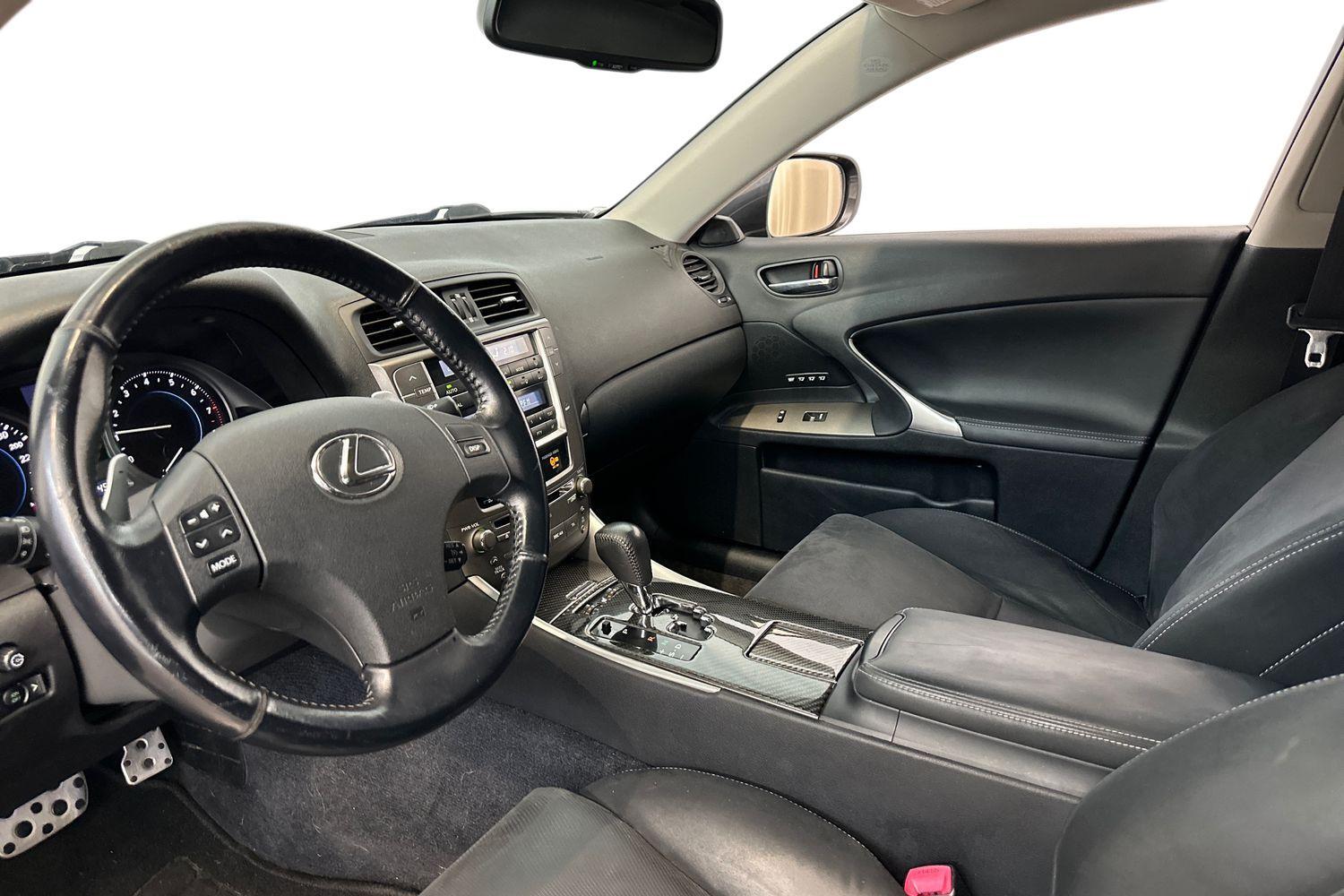 Lexus IS vaihtoauto