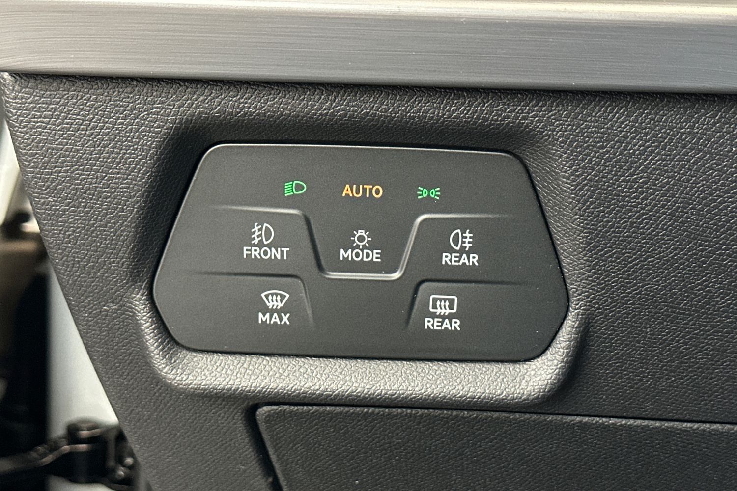 SEAT Leon Sportstourer vaihtoauto